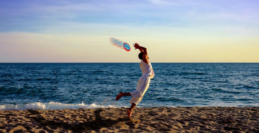 Beach Games: How to Entertain Yourself and Your Friends