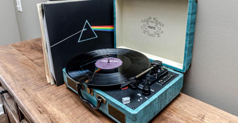 From Nostalgia to Nuance: Discovering the Fun Facts and Benefits of Vinyl Record Players