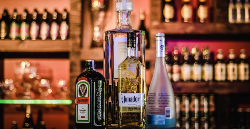 How Many Drinks Do You Need Per Guest at a Party?