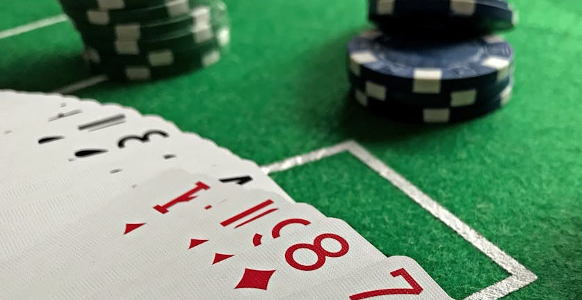 Master the top 5 popular online casino table games to up your win rate