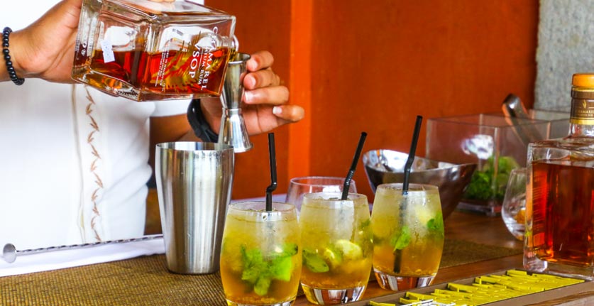 The Best Drinks to Order at a Casino According to Bartenders