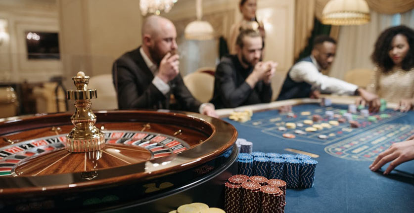 Top Reasons Why Casinos Hold More Customers than Retail