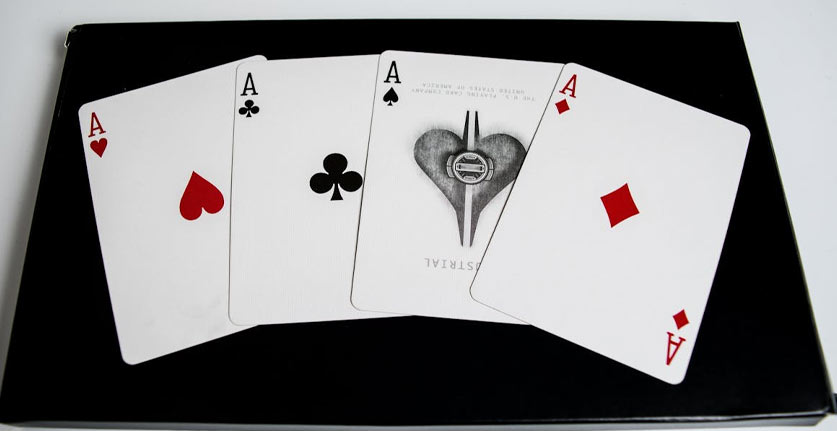 Why Card Games Remain Popular in Online Social Gaming Spaces